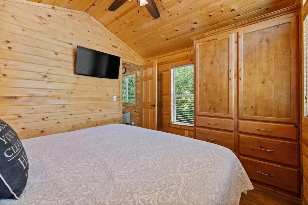 Deluxe Little Cabin 2 Min Stroll To Kern River Kernville Buitenkant foto